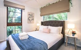 Cosy, Central Olinda Camellia Cottage